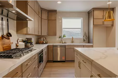 1595 W Canyon Rim Rd, Lehi, UT 84048 - Photo 10