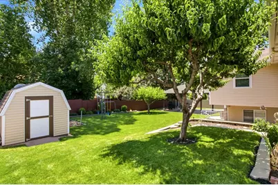 1466 Oakridge Dr, Layton, UT 84040 - Photo 34