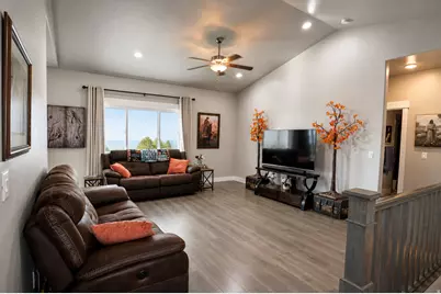 1139 E 200 S, Santaquin, UT 84655 - Photo 2