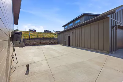 571 W Coopers Cir, Garden City, UT 84028 - Photo 52