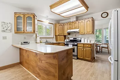 1854 E Meadowmoor Rd S, Holladay, UT 84117 - Photo 8