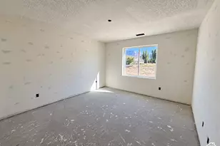 1068 N Summit View Dr W, Harrisville, UT 84404 - Photo 6