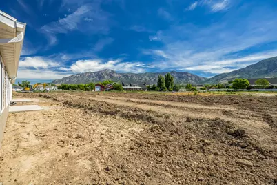 1068 N Summit View Dr W, Harrisville, UT 84404 - Photo 14