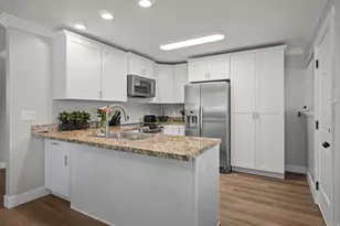 4510 S Holladay Blvd, Holladay, UT 84117 - Photo 8