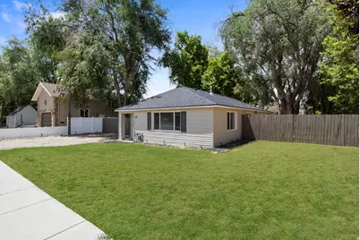 213 King St, Layton, UT 84041 - Photo 2