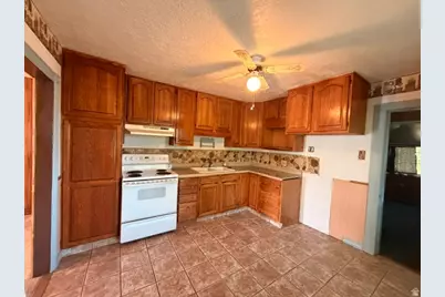 3048 S 9150 W, Magna, UT 84044 - Photo 6