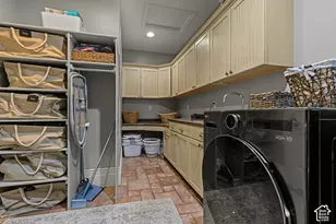 1559 E Wasatch Dr S, Ogden, UT 84403 - Photo 38