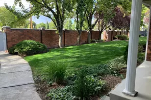 4796 S Saxony Cir E, Holladay, UT 84117 - Photo 2