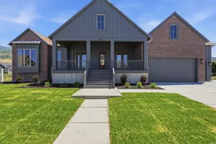 587 S Daniel Dr, Farmington, UT 84025 - Photo 2