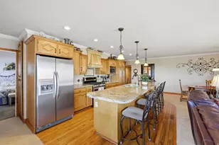 2327 E Cavalier Dr S, Cottonwood Heights, UT 84121 - Photo 14