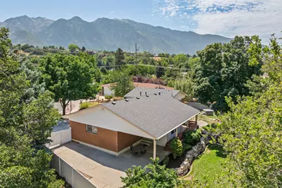 2370 E Quail Run Cir, Sandy, UT 84093 - Photo 48