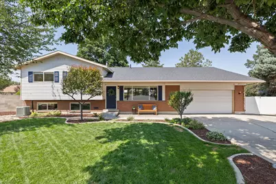 2370 E Quail Run Cir, Sandy, UT 84093 - Photo 2