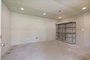 2370 E Quail Run Cir, Sandy, UT 84093 - Photo 46
