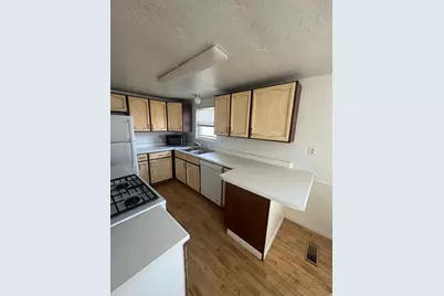 290 N 400 E, Price, UT 84501 - Photo 4