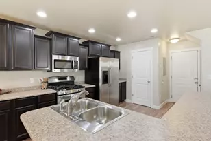 1649 N Hollyhock Cir W, Farmington, UT 84025 - Photo 12