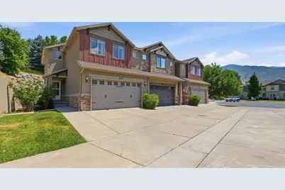 1649 N Hollyhock Cir W, Farmington, UT 84025 - Photo 2