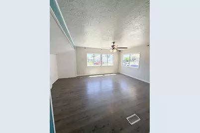424 E 900 N, Ogden, UT 84404 - Photo 2