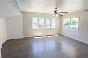 424 E 900 N, Ogden, UT 84404 - Photo 2
