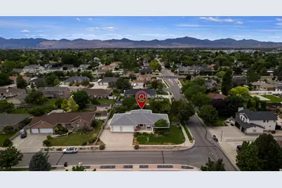 9608 S Royalty Ln W, South Jordan, UT 84095 - Photo 2