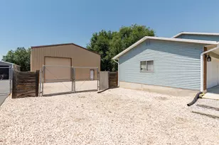 5895 S 3100 W, Roy, UT 84067 - Photo 32