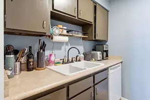 424 N Center St, Salt Lake City, UT 84103 - Photo 6