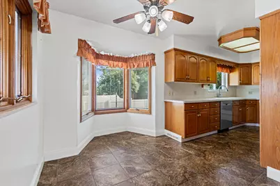 81 E 1700 S, Bountiful, UT 84010 - Photo 10
