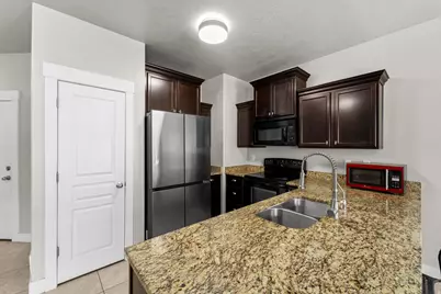 1621 N Venetian Way E, Saratoga Springs, UT 84045 - Photo 4
