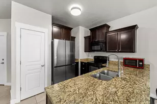 1621 N Venetian Way E, Saratoga Springs, UT 84045 - Photo 4