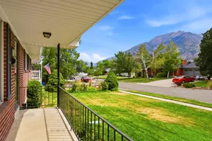 6764 S 2445 E, Cottonwood Heights, UT 84121 - Photo 34