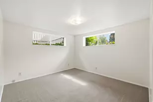 6764 S 2445 E, Cottonwood Heights, UT 84121 - Photo 26