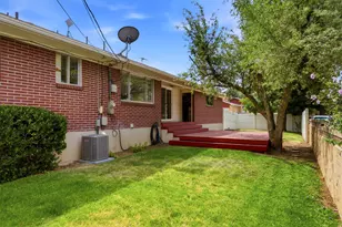 6764 S 2445 E, Cottonwood Heights, UT 84121 - Photo 32