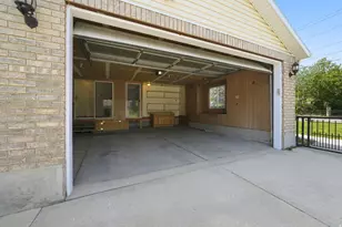 9871 S 4000 W, South Jordan, UT 84095 - Photo 40