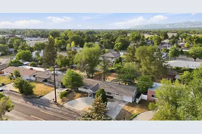 1573 E 5600 S, Holladay, UT 84121 - Photo 36
