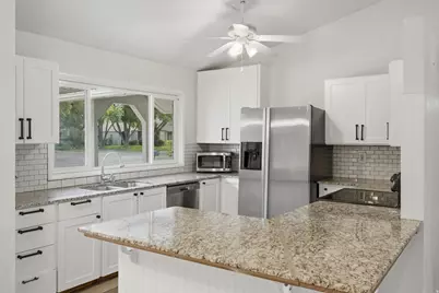 1573 E 5600 S, Holladay, UT 84121 - Photo 6