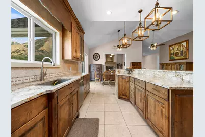 1317 E South Pond Cir, Mapleton, UT 84664 - Photo 10