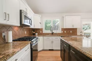 11128 S Barrett Park Cir E, Sandy, UT 84092 - Photo 6
