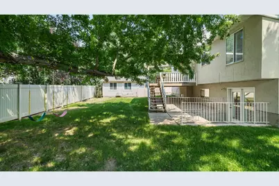 11128 S Barrett Park Cir E, Sandy, UT 84092 - Photo 28