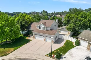 11128 S Barrett Park Cir E, Sandy, UT 84092 - Photo 30