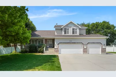 11128 S Barrett Park Cir E, Sandy, UT 84092 - Photo 2