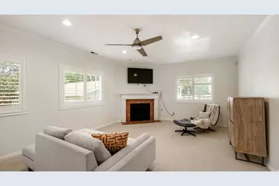 11128 S Barrett Park Cir E, Sandy, UT 84092 - Photo 10
