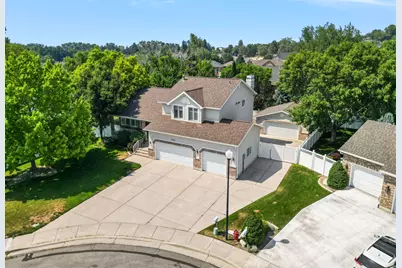 11128 S Barrett Park Cir E, Sandy, UT 84092 - Photo 32