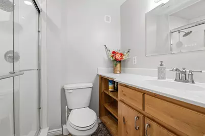 637 S 850 E, Centerville, UT 84014 - Photo 24