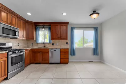 341 W 2280 N, Lehi, UT 84043 - Photo 8