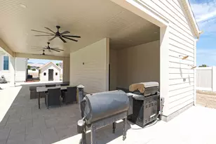3847 S Newfarm Way W, Bluffdale, UT 84065 - Photo 14