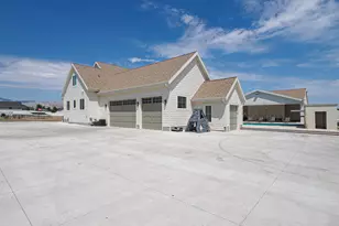 3847 S Newfarm Way W, Bluffdale, UT 84065 - Photo 4