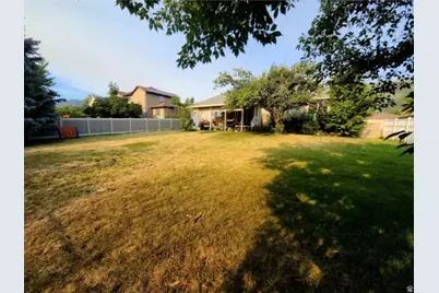 3595 N 2175 E, Layton, UT 84040 - Photo 14