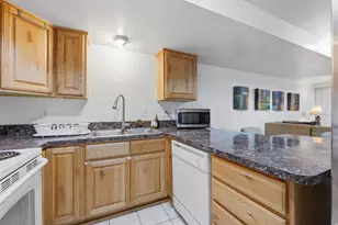 1700 N Hickory Ln, Provo, UT 84604 - Photo 14