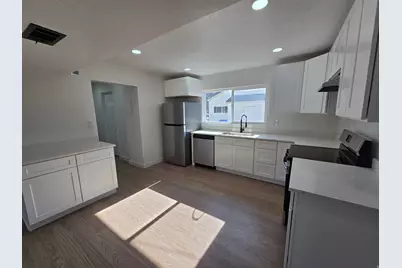 791 N Laverde St, Layton, UT 84041 - Photo 4