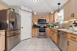 2050 E Johnstone Dr, Sandy, UT 84093 - Photo 12