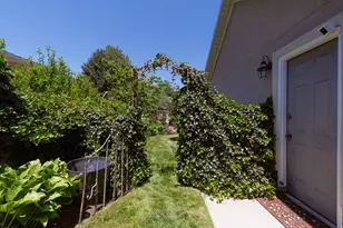 2050 E Johnstone Dr, Sandy, UT 84093 - Photo 42